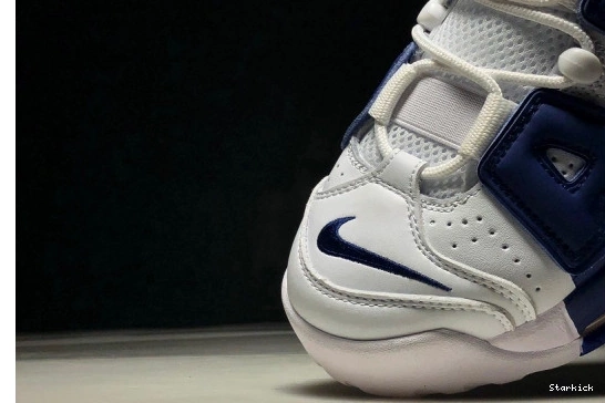 Knicks Nike More Uptempo Air  921948-101 0821